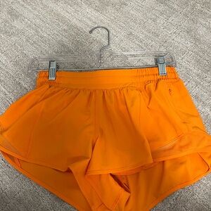 Lululemon hotty hot 2.5 shorts